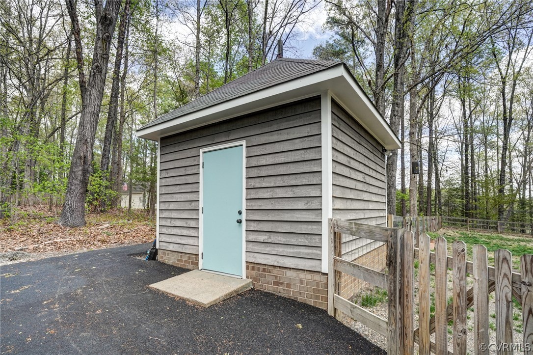 4221 Hunters Ridge Dr