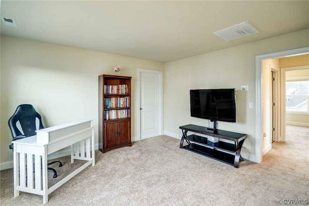 207 Thorncliff Rd