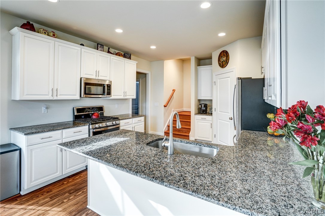 207 Thorncliff Rd