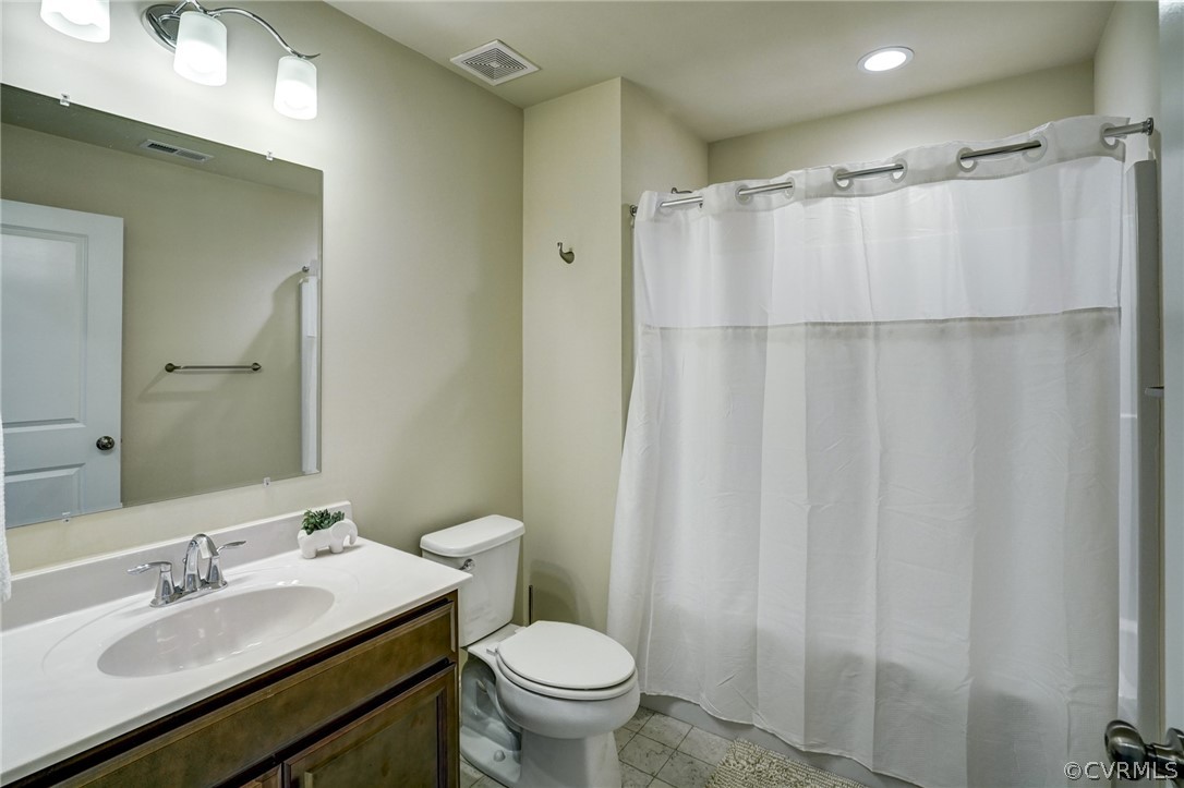 207 Thorncliff Rd