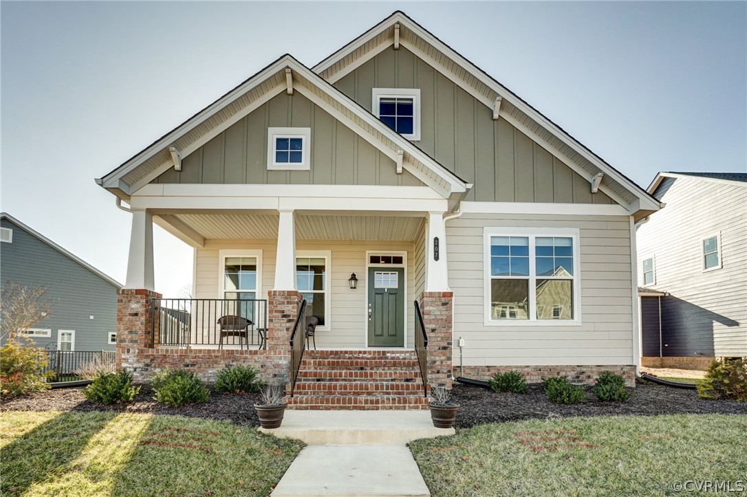 207 Thorncliff Rd