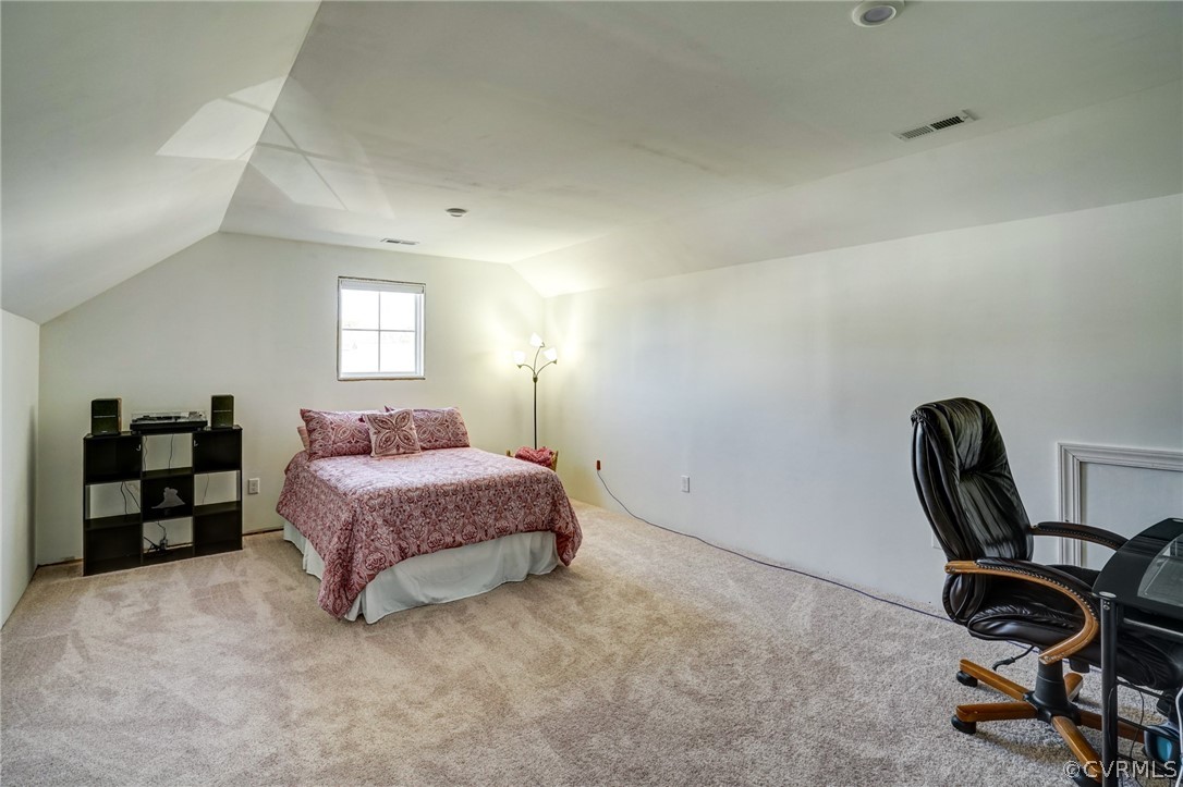 207 Thorncliff Rd