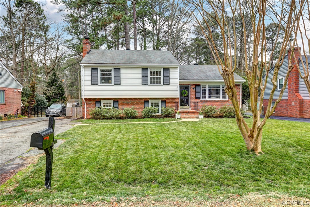 9007 Avalon Dr