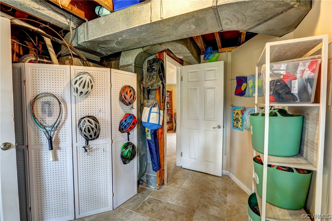9007 Avalon Dr