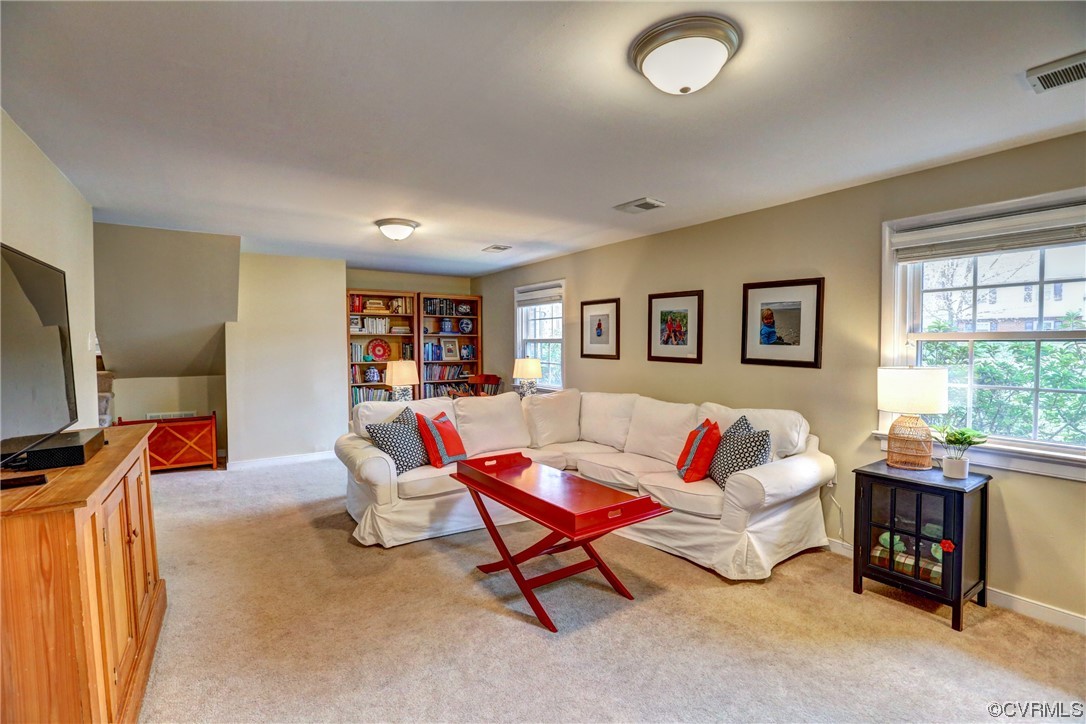 9007 Avalon Dr