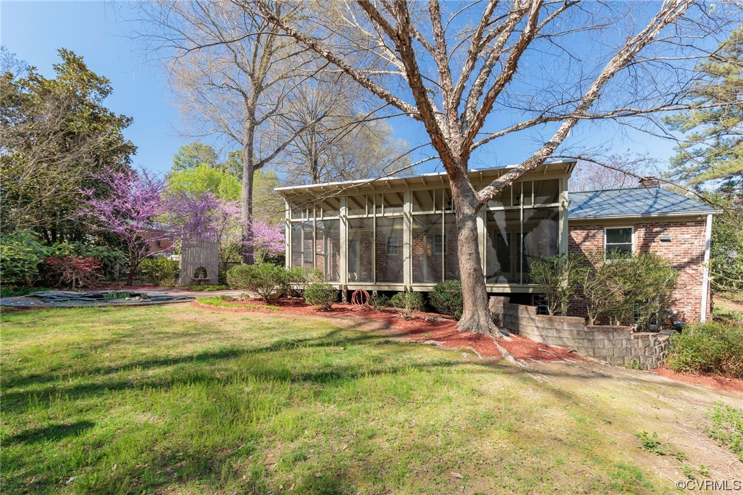 9523 Iredell Rd