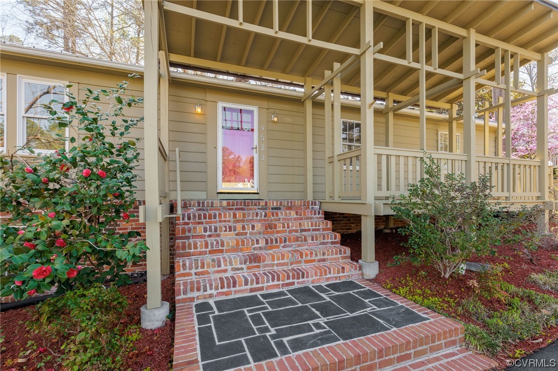 9523 Iredell Rd