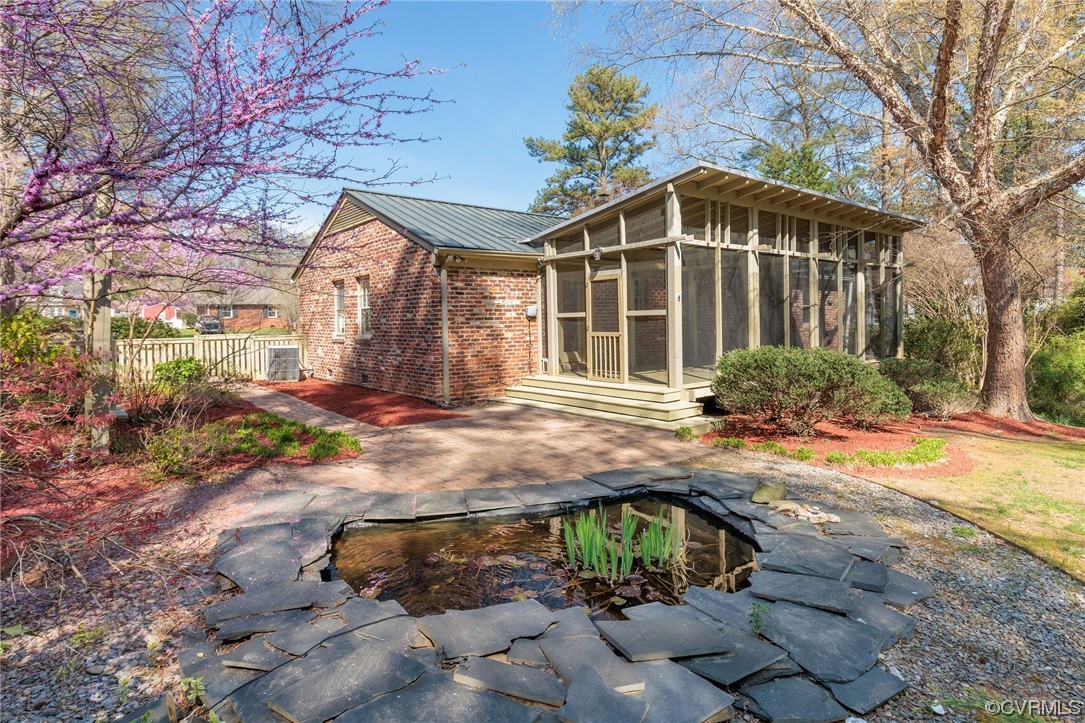9523 Iredell Rd