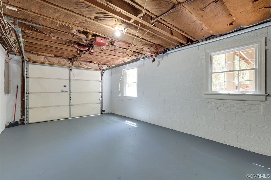 9523 Iredell Rd