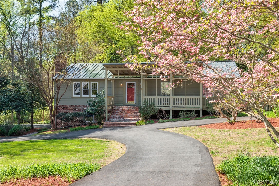 9523 Iredell Rd