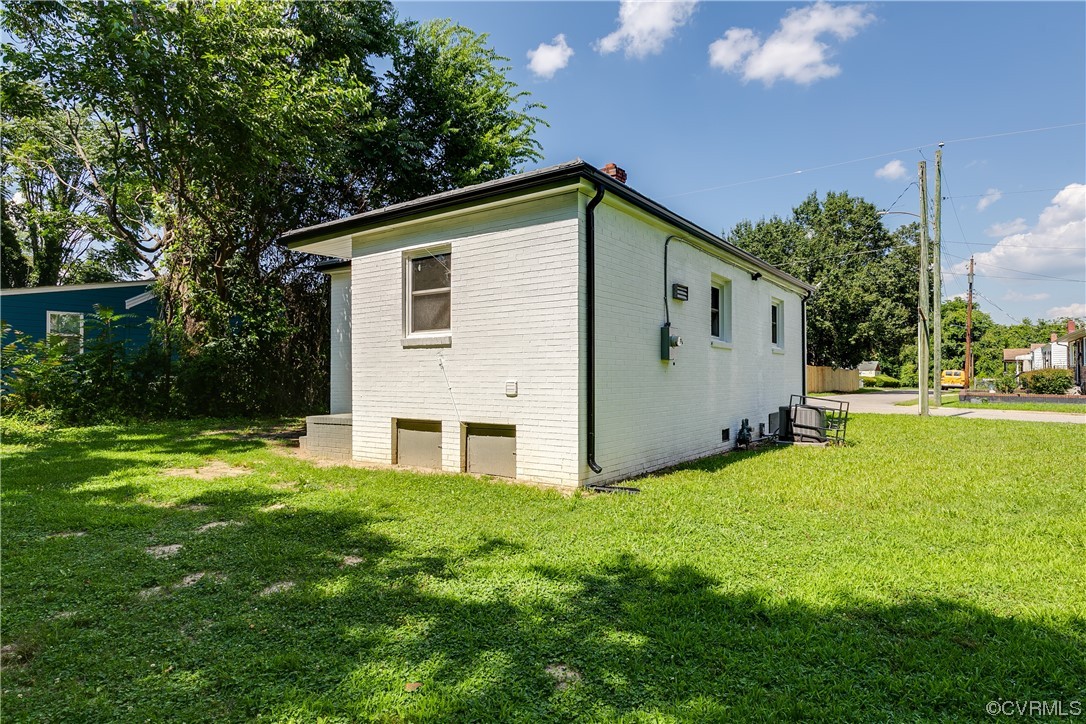 24 S Burch St