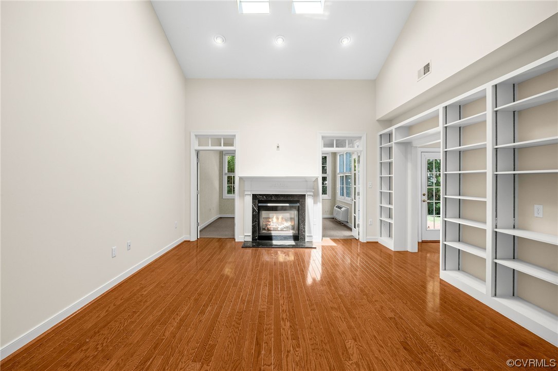 2221 Magnolia Grove Way