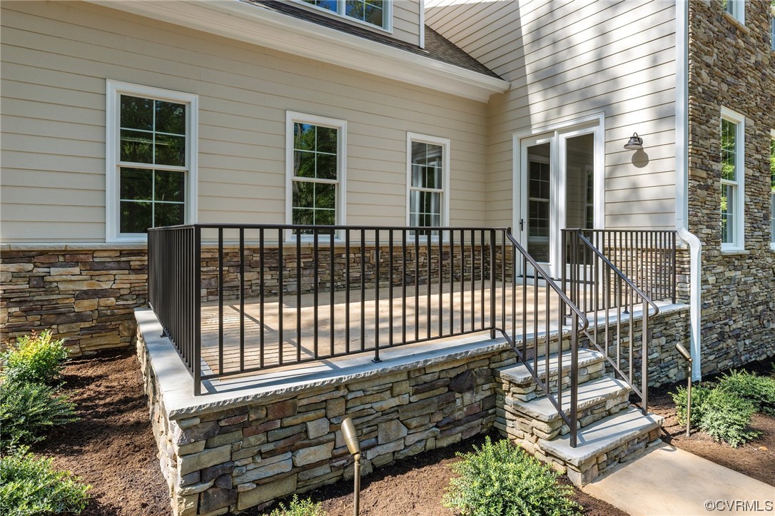 2211 Hollow Log Path