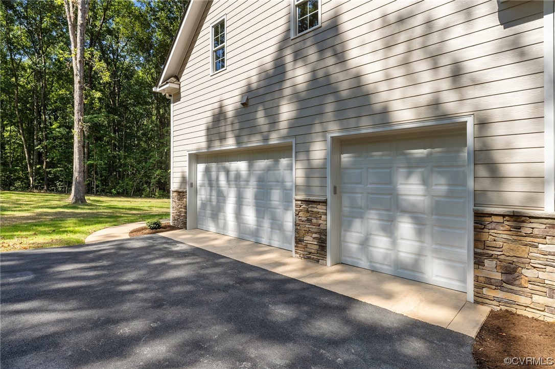 2211 Hollow Log Path