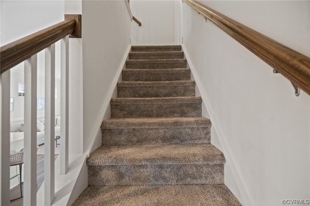 16918 Thornapple Run