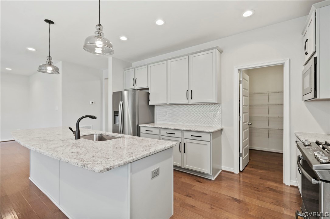 11919 James Overlook Ct