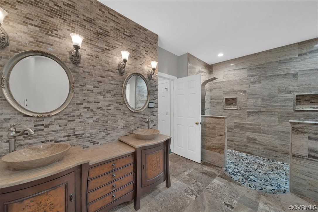 13312 Shore Lake Turn