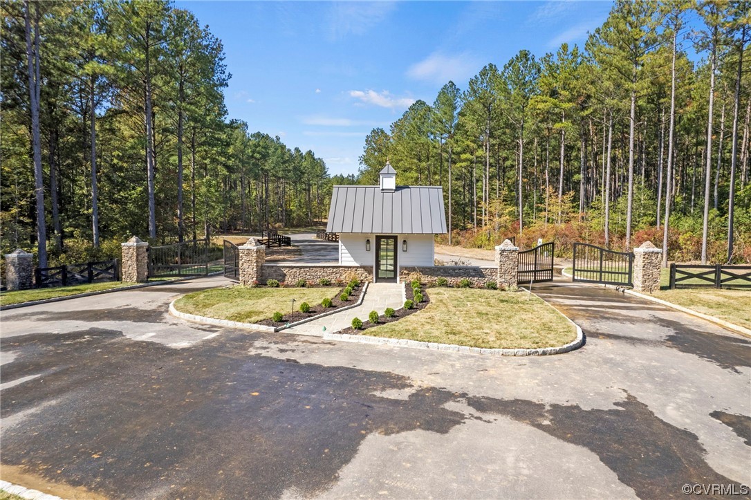 1165 Cardinal Crest Ter