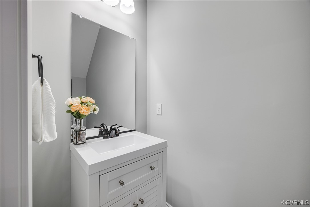 3110 1/3 Garland Ave