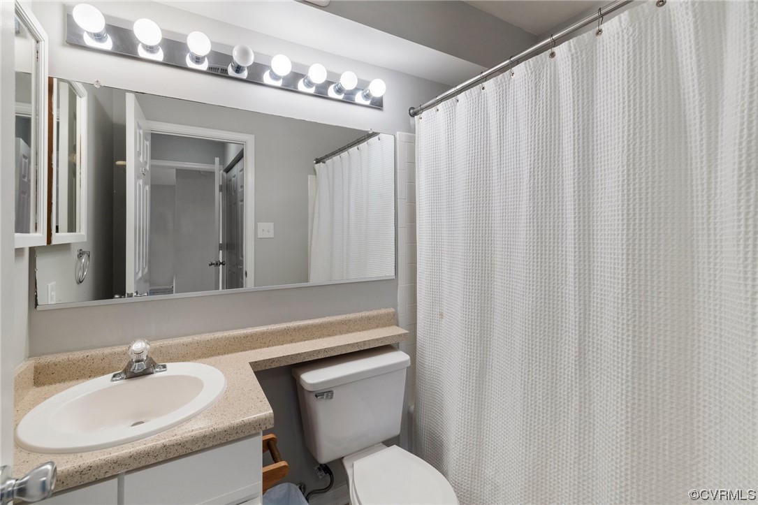 4611 Four Seasons Ter Unit#C