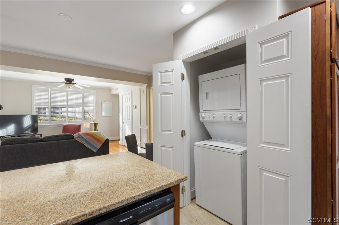 33 W Locke Ln Unit#U3