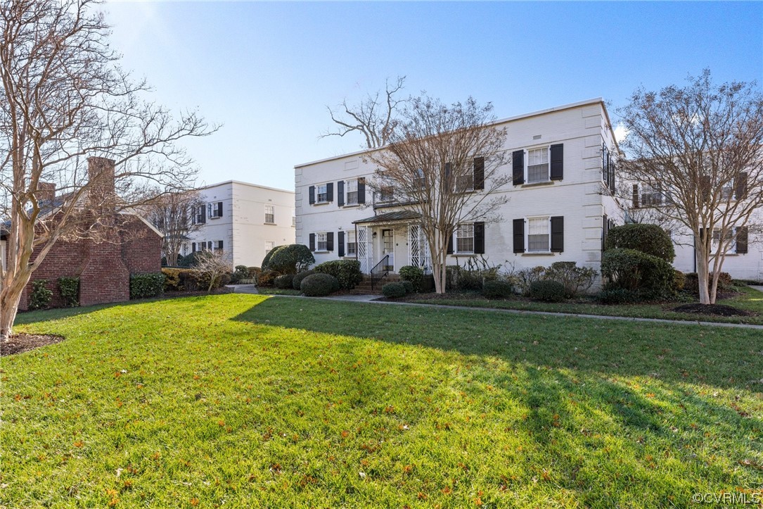 33 W Locke Ln Unit#U3