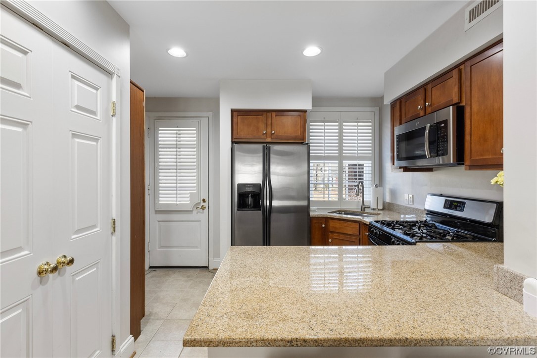 33 W Locke Ln Unit#U3