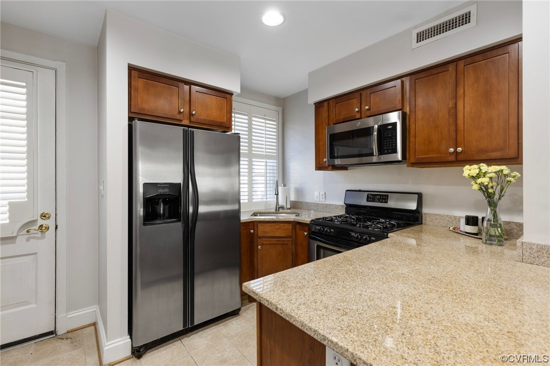 33 W Locke Ln Unit#U3