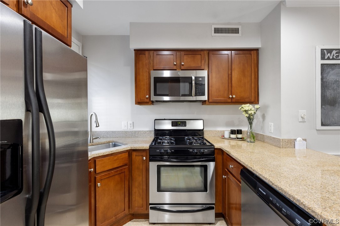 33 W Locke Ln Unit#U3