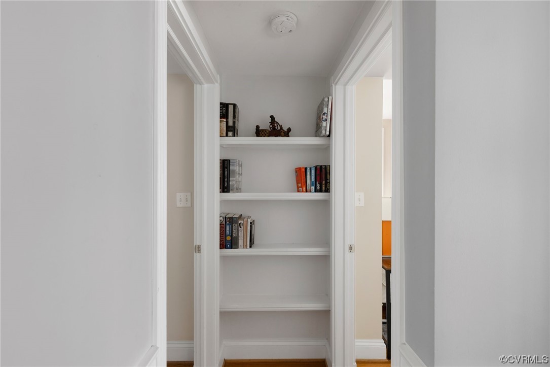 33 W Locke Ln Unit#U3