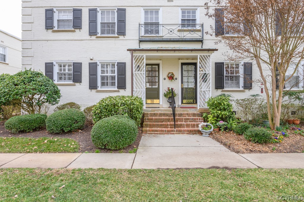 33 W Locke Ln Unit#U3