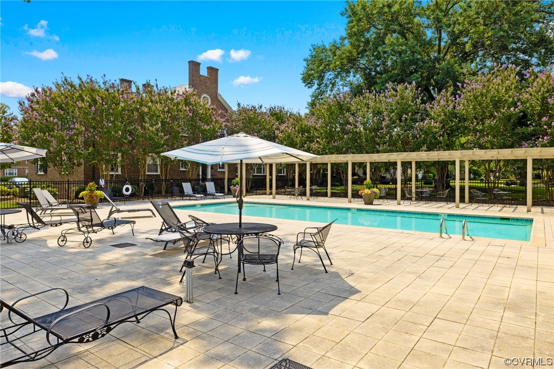 33 W Locke Ln Unit#U3