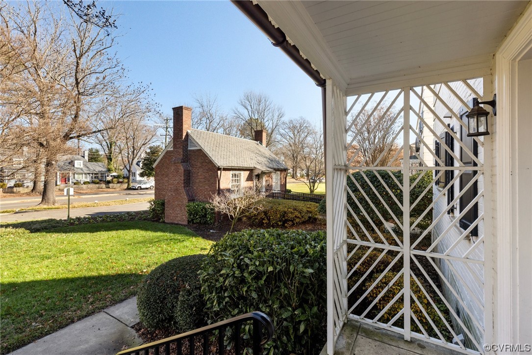 33 W Locke Ln Unit#U3