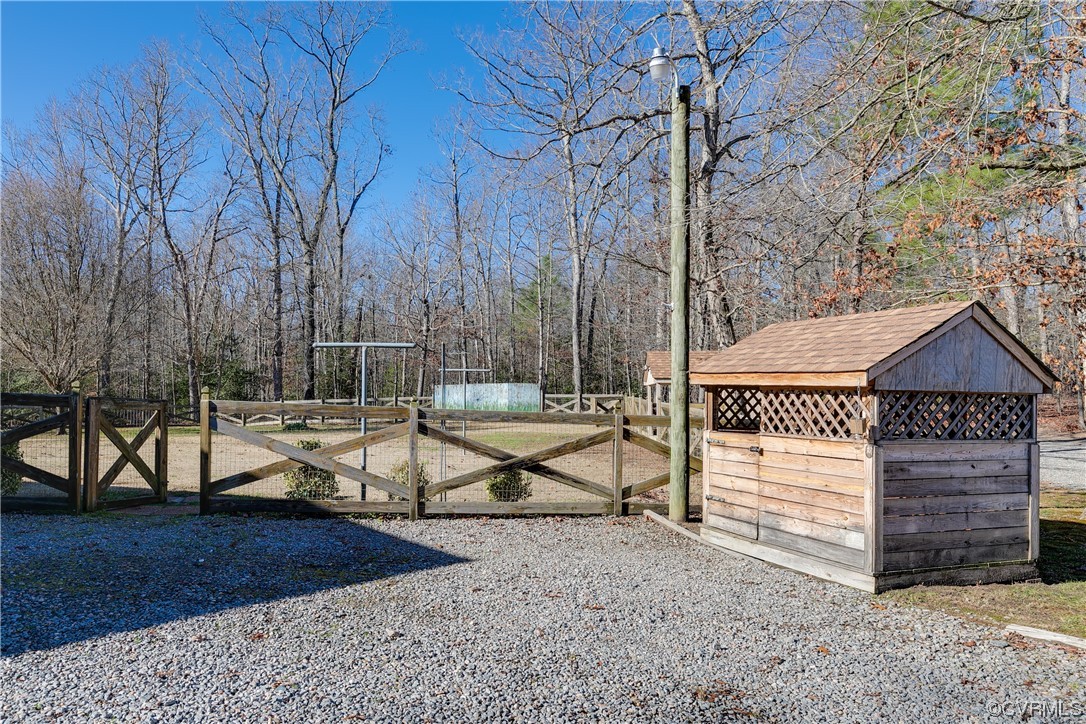 8100 Gold Acres Farm Rd