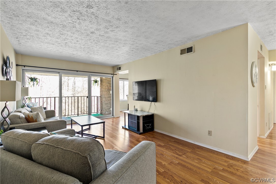 1509 Bronwyn Rd Unit#303