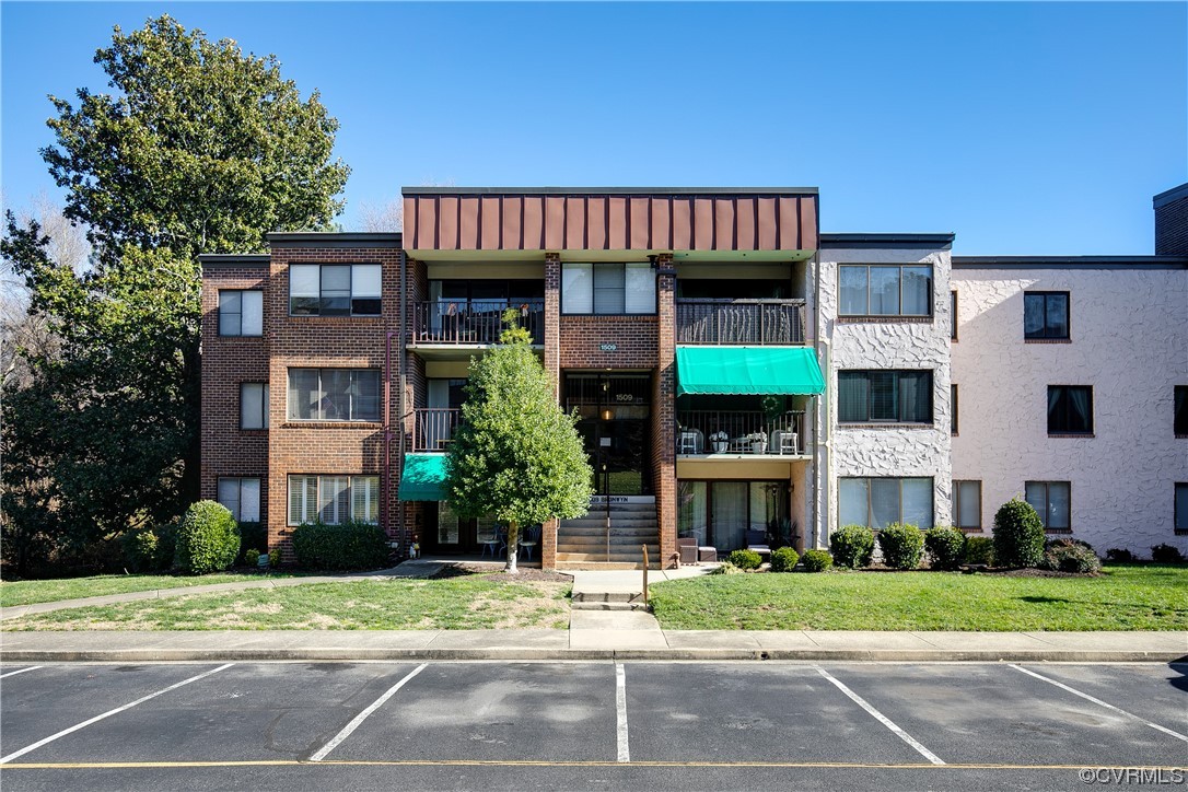 1509 Bronwyn Rd Unit#303