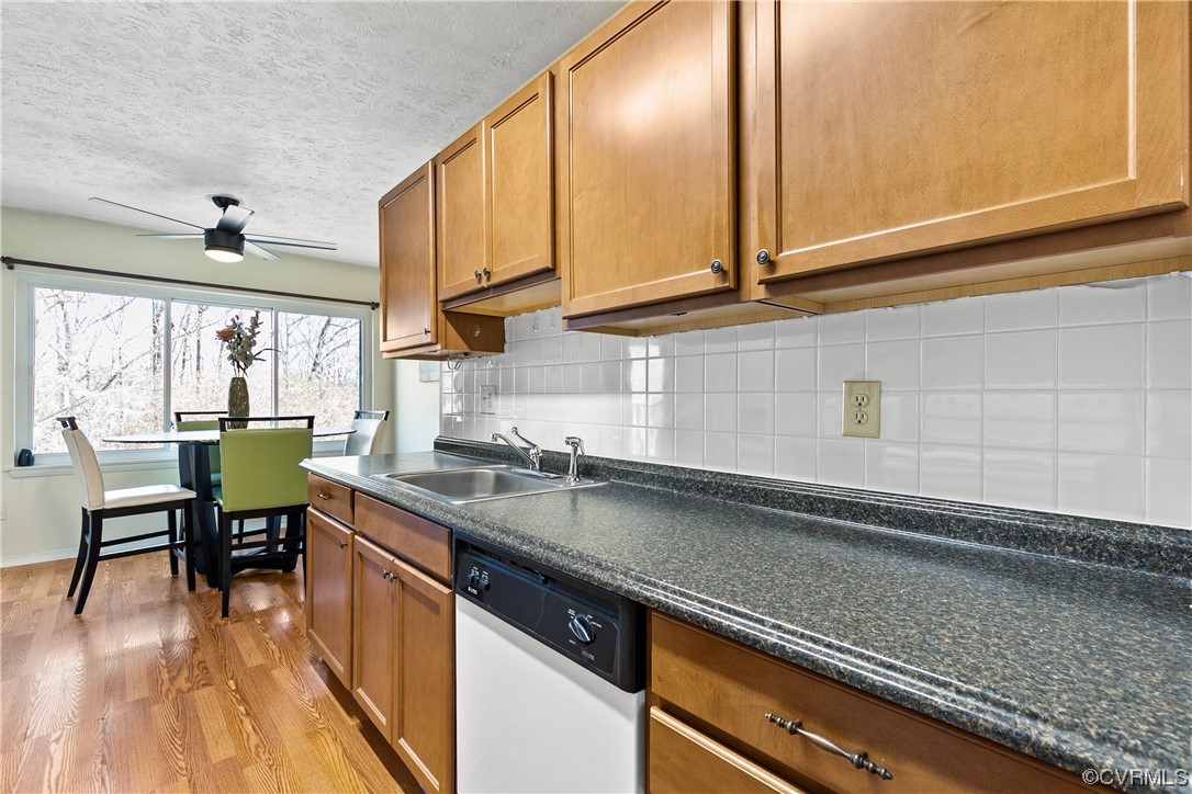 1509 Bronwyn Rd Unit#303