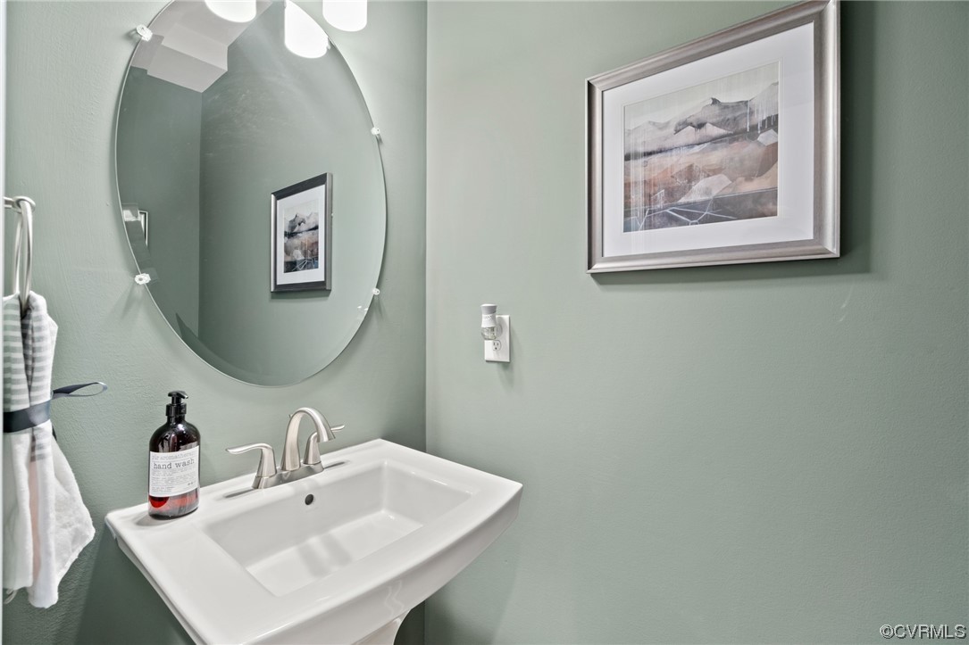 13809 Village View Dr