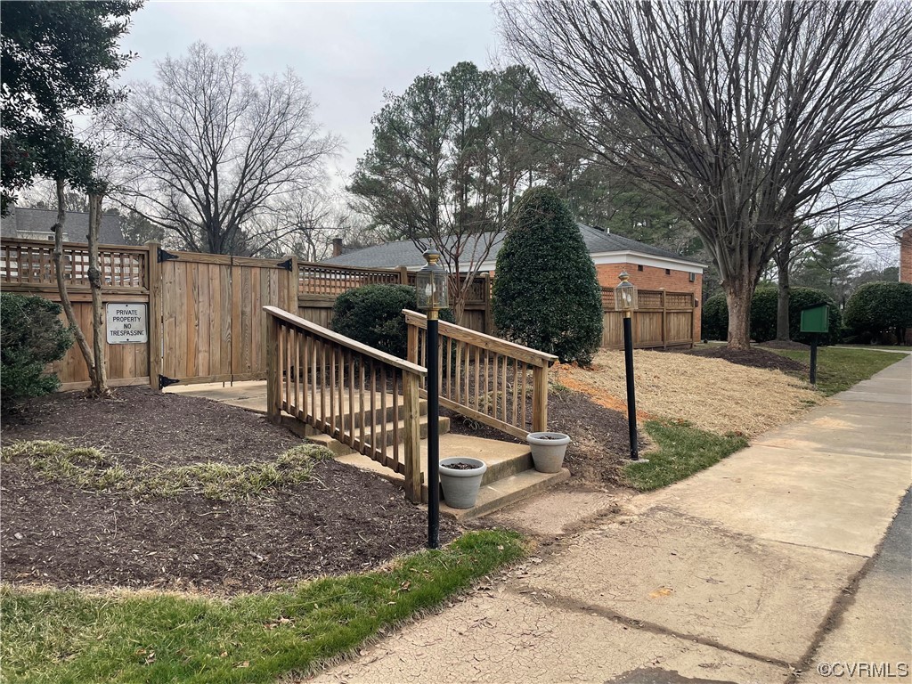 9129 Derbyshire Rd Unit#B