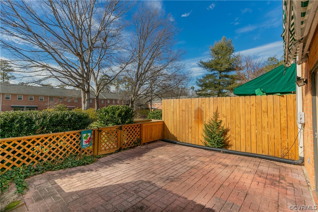 9129 Derbyshire Rd Unit#B