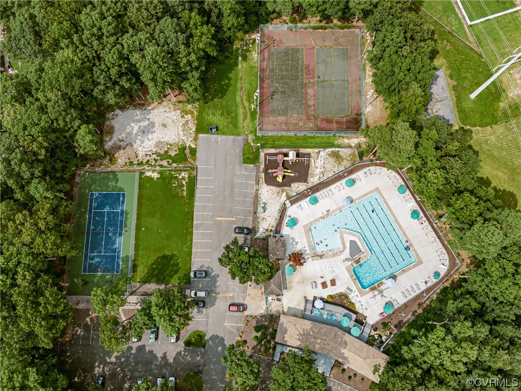 7436 Towchester Dr