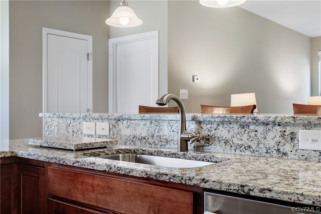 1131 Ashton Village Ln