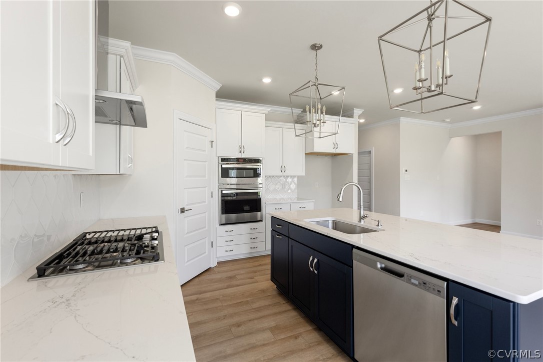 8425 Chimney Rock Dr