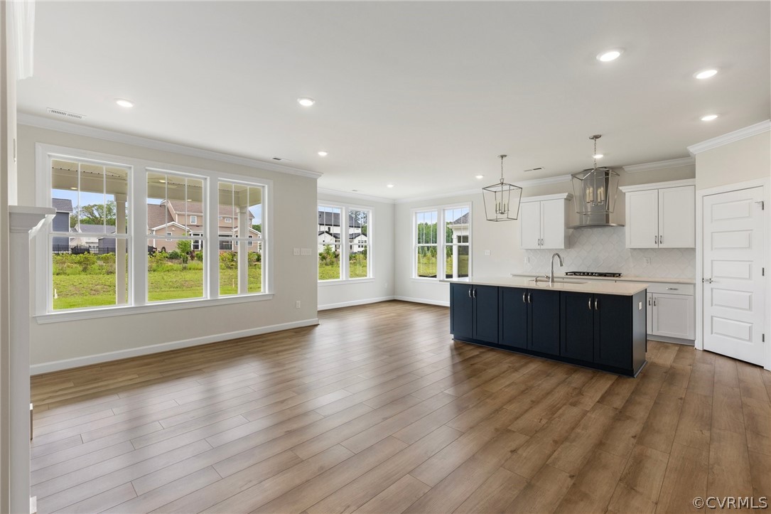 8425 Chimney Rock Dr