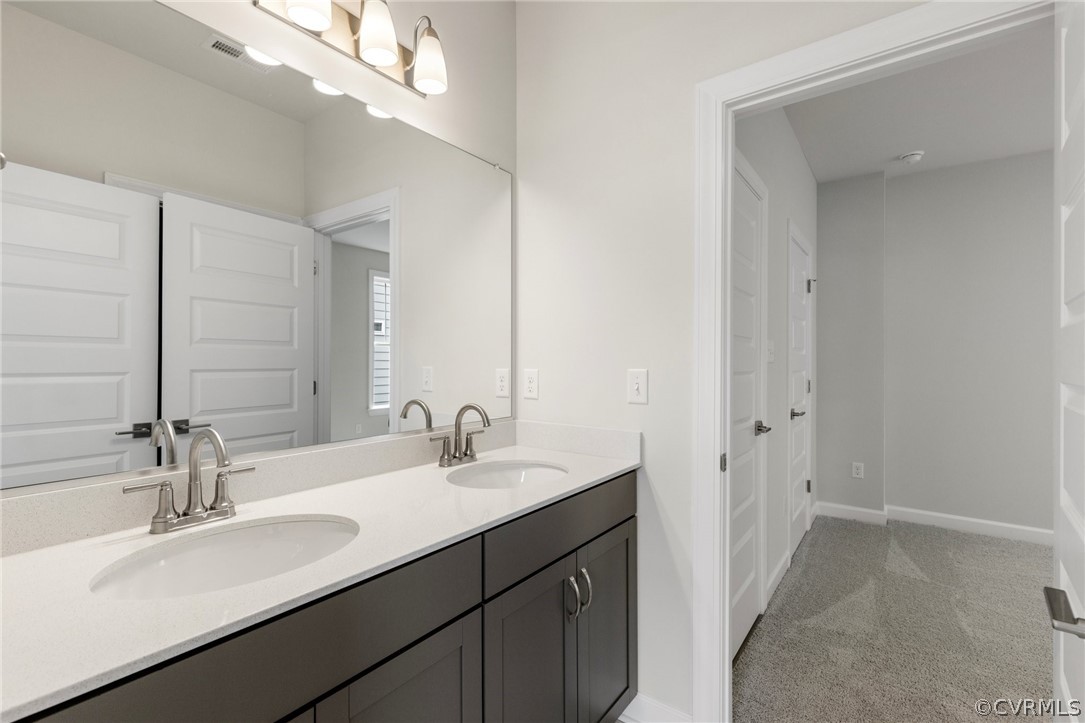 8425 Chimney Rock Dr