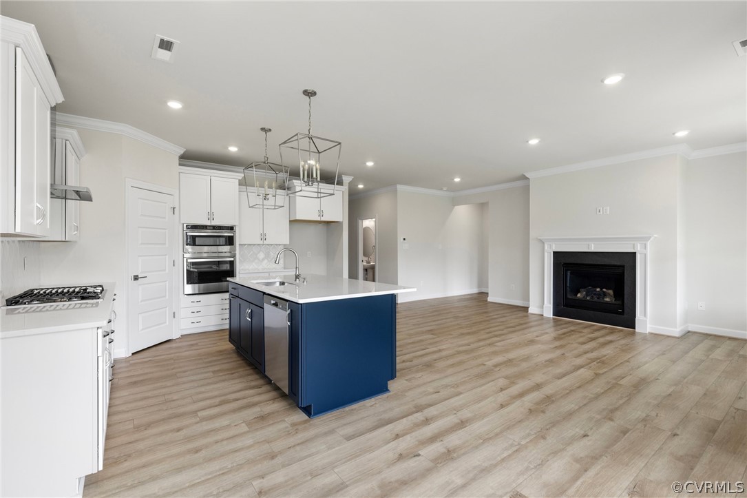 8425 Chimney Rock Dr