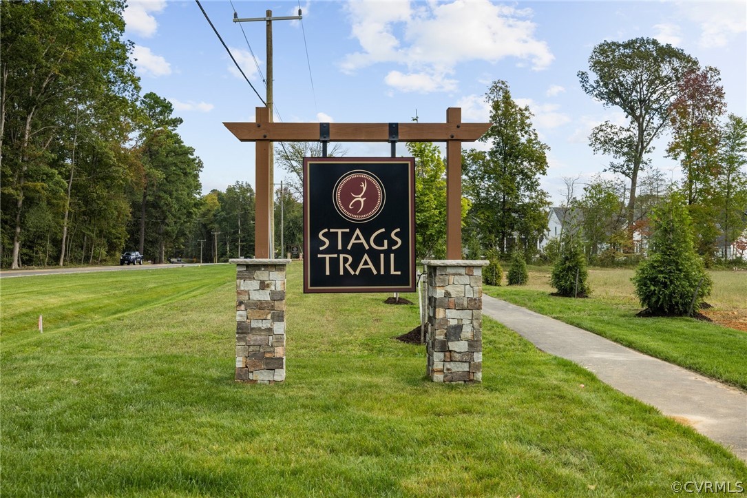 8425 Chimney Rock Dr