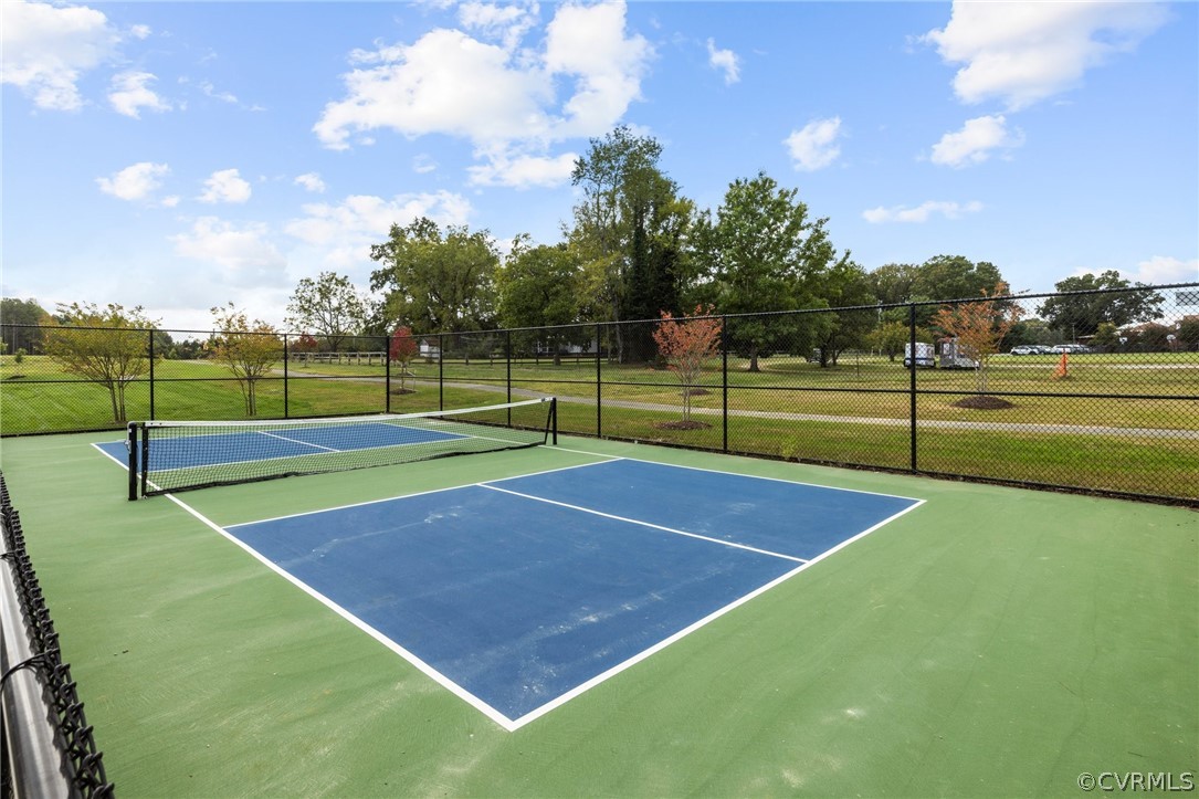 8409 Chimney Rock Dr