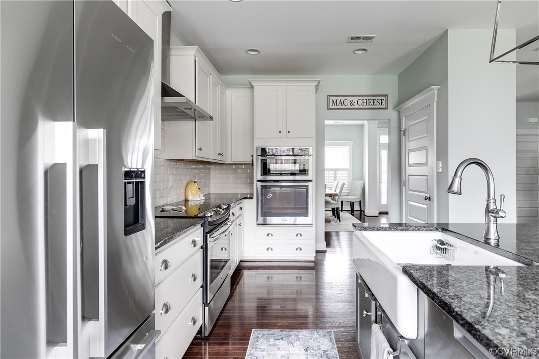 9383 John Wickham Way