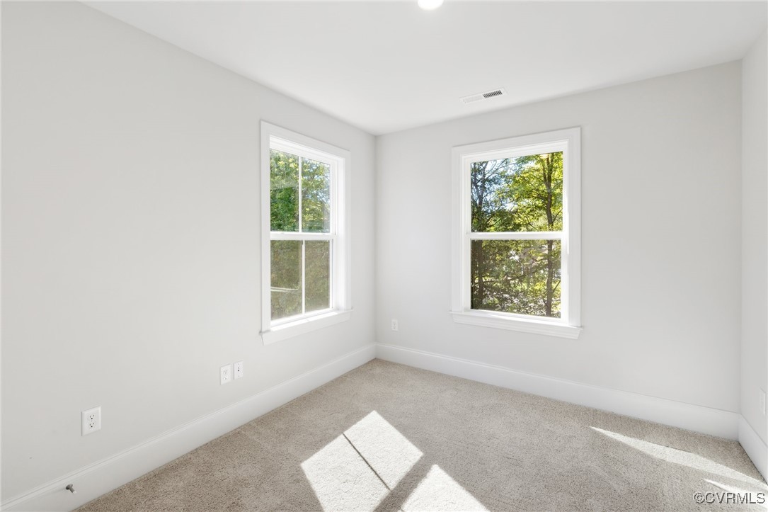 136 Avenda Ln